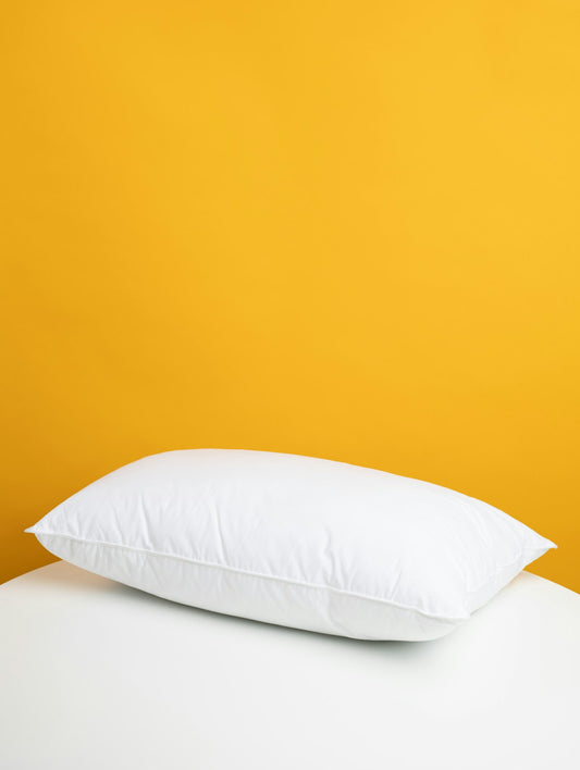 Almohada blanca hipoalergénica